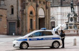 La polizia locale sfida l’amministrazione: sciopero in concomitanza al Tour de France Polizia locale
