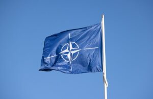 L’appello di ex militari e politici Nato contro l’escalation nucleare Nato