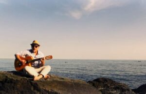 A Villa Paradiso gara di barzellette e la canzone d’autore di Max Manfredi e Antonio Clemente