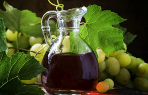 Come lavorano le migliori acetaie di Modena: una guida per i veri appassionati Aceto balsamico