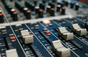 Che cos’è un MIDI? Tutti i segreti di questo linguaggio midi controller
