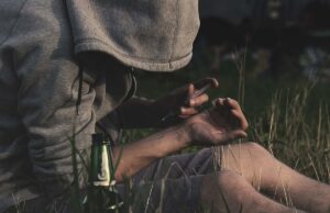 Il buco, un podcast sull’avvento dell’eroina negli anni ’70 Eroina