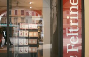 Libraie e librai di Feltrinelli in sciopero per il contratto integrativo aziendale Feltrinelli