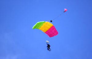 Skydive Flygang, a Molinella si può provare l’adrenalina del paracadutismo sky dive