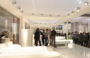 Trend pavimenti al Salone del Mobile 2025 tra matericità, natura e innovazione