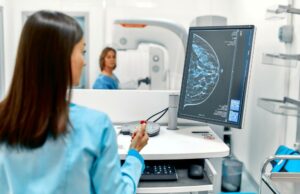 L’importanza della prevenzione senologica: ecografia mammaria e mammografia a confronto. Mammografia durante esame