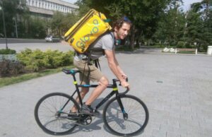 Dalle educatrici ai riders, il patibolo di lavorare col caldo estremo Riders