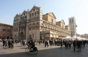 La giunta di Ferrara sfratta dagli spazi pubblici le associazioni storiche di sinistra Ferrara
