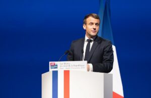 L’ennesima crisi di governo certifica che il modello francese è al tramonto Francia