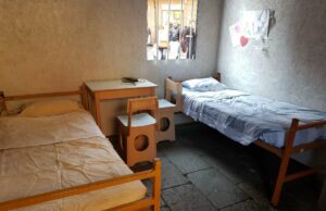 “La vita dietro le sbarre”: una cella in Piazza Maggiore per riflettere sulla pena detentiva Cella