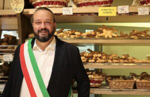 Il sindaco leghista di Ferrara si bulla del Daspo a otto poveri Daspo