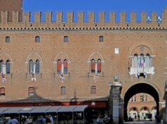 Non solo Bologna, anche a Ferrara i dipendenti comunali protestano per il salario accessorio Dipendenti comunali