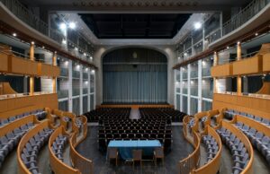 “Uscire per motivi spettacolari”: Bologna porta i detenuti a teatro Teatro