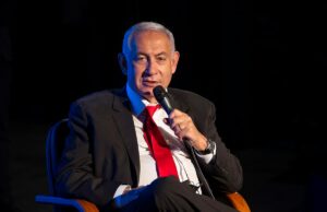 Chi finanzia il genocidio? L’inchiesta di Altreconomia sui “war bond” di Israele War bond