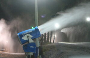 Olimpiadi Milano-Cortina, 98 litri d’acqua al secondo: l’impatto ecologico dei giochi Olimpiadi Milano Cortina