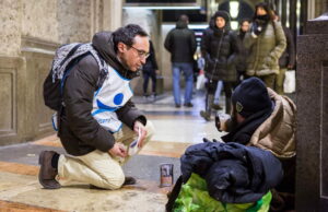 Contare le persone, entrarci in relazione: come funziona la rilevazione delle persone senza dimora a Bologna Senza dimora
