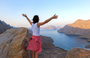 Dal mare al deserto in un solo viaggio: perché l’Oman è il Paese più sorprendente del Golfo fiordi-del-Musandam