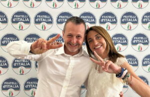 Le dimissioni a catena (vere o di facciata) in FdI per tentare di salvare la faccia Dimissioni a catena