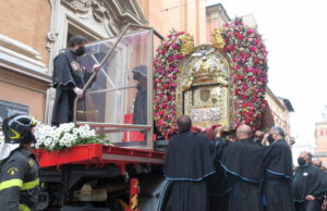 Laicità della scuola, diventa un caso la tappa della Madonna di San Luca in Bolognina Madonna di San Luca