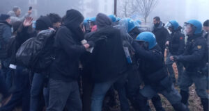 Polizia nuovamente al Pilastro per sgomberare il parco occupato Pilastro