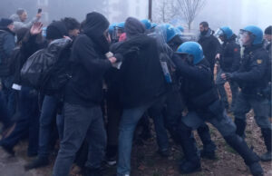 Polizia nuovamente al Pilastro per sgomberare il parco occupato Pilastro