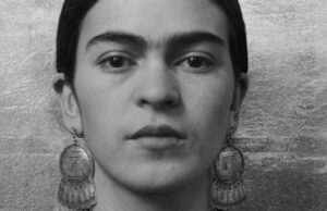 Frida Kahlo e la costruzione dell’icona: a Palazzo Pepoli la mostra fotografica