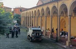 Sgombero della tendopoli all’Annunziata di Bologna: il futuro delle persone senza dimora Tendopoli
