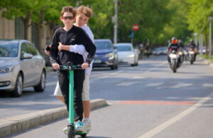 La scelta di Firenze: marcia indietro sullo sharing dei monopattini Monopattini