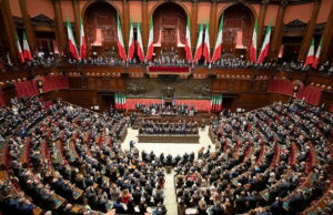 Se difendi la Costituzione vieni sospeso: il caso dei parlamentari e dell’evento neofascista Parlamentari sospesi