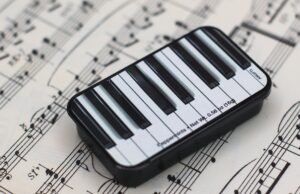 Giornalismo musicale a Ferrara con Gino Castaldo e dibattito su AI