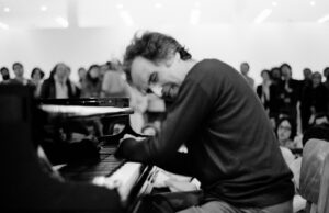 Al via al MAMbo la mostra “Giuseppe Chiari 1926-2026 – Partitura per un museo”