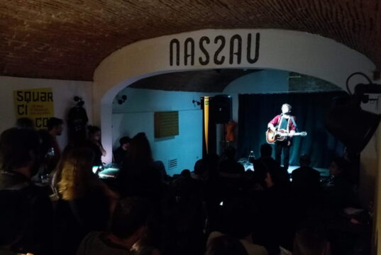 Nassau, dal punk nel ’77 ai balli latini, fino al polo artistico odierno Nassau
