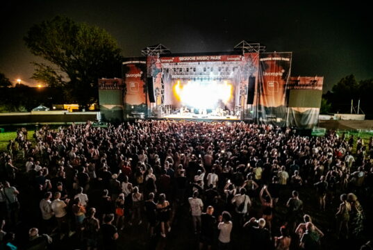 I Kneecap inaugurano la sesta edizione di Sequoie Music Park Sequoie Music Park