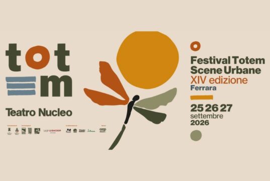 Totem Scene Urbane 2026: il teatro si muove lungo i paesaggi del Po Festival Totem Scene Urbane 2026