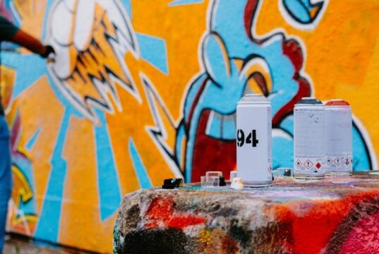 Street art e riscatto: Un ponte di colore tra carcere e città Un ponte di colore tra Carcere e Città