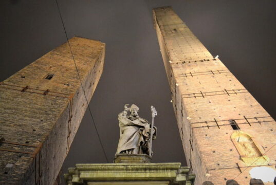 “Bologna non è un’isola felice”, il libro di Salvatore Papa che smonta un mito Bologna non è un'isola felice