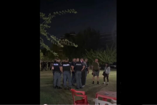 Il convegno di Potere al Popolo sulla “società caserma”, anticipato da una “visita” della polizia Blitz della polizia