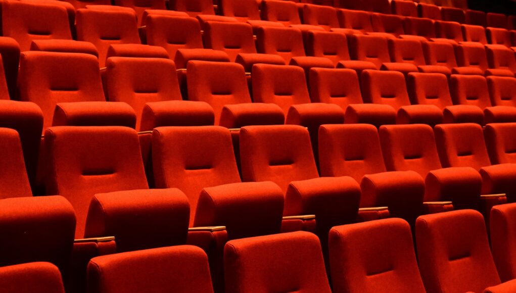 wernerredlich-theater-8569119_1920