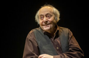 Vittorio Franceschi compie 90 anni il 14 ottobre e li festeggia sul palco dell’Arena del Sole